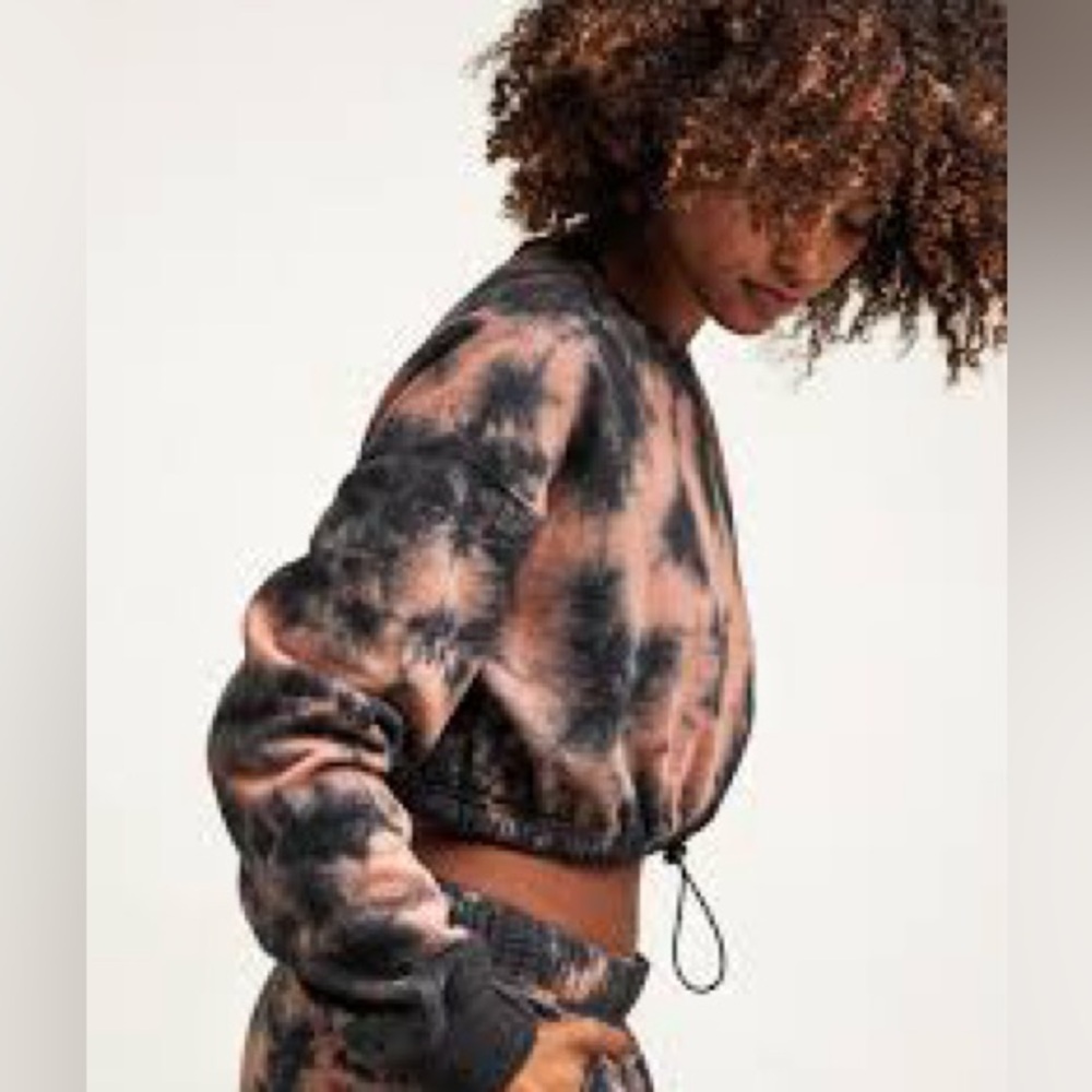 RSQ Womens Black & Brown Tye Dye Cropped Sweatshirt